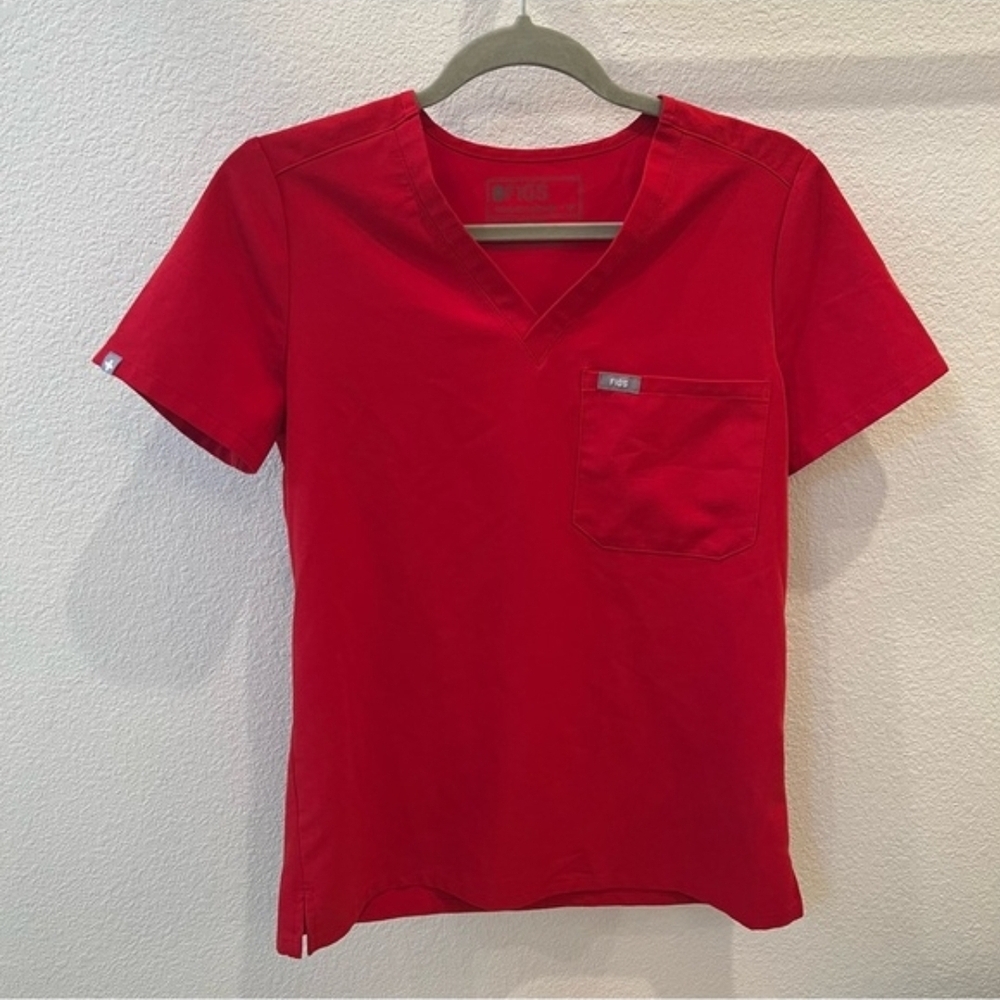 Figs Red Bundle Two Tops One Bottom